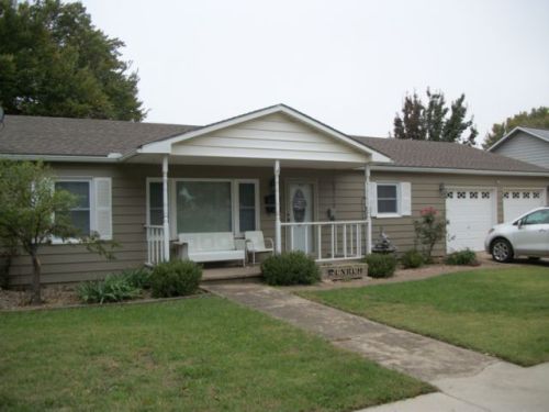 209 Birch St, Hillsboro, KS 67063-1307