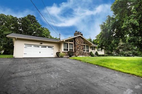 84 Maskel Rd, Wapping, CT 06074-1630