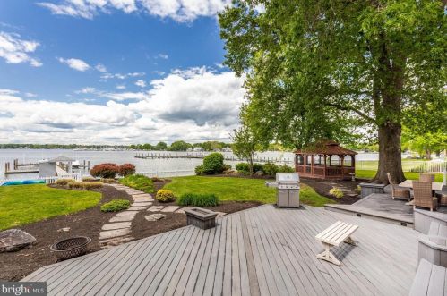 1258 River Rd, Shady Side MD 20764-9694 exterior