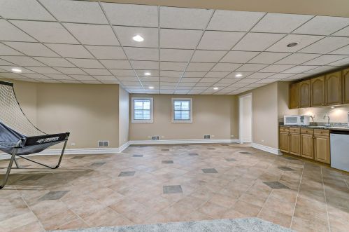 102 Ambriance Dr, Willowbrook IL  60527-0801 exterior