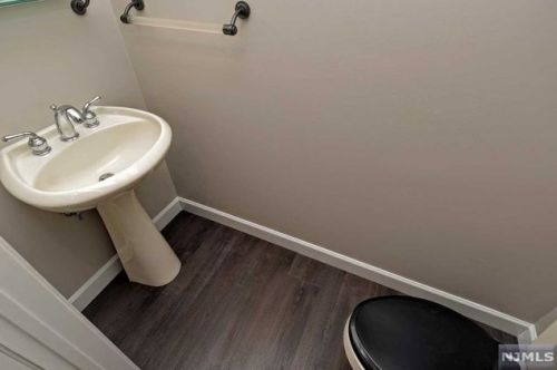 59 Magnolia Way, Paterson NJ  07508-3114 exterior