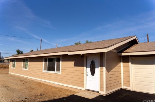 17701 Traxler Ln, Perris, CA 92570-9421