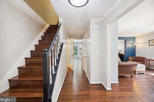 4079 Championship Ct, Annandale, VA 22003-2426