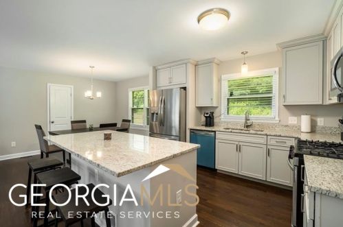 3305 Flowers Dr, Atlanta GA  30337-1001 exterior