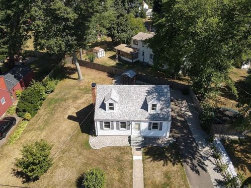 74 Park Ave, Windsor, CT 06095-3319