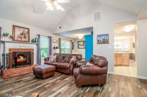 50 Hidden Brook Trl, Newnan, GA 30265-3874
