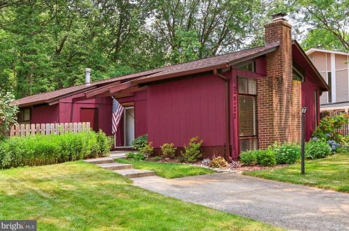 12711 Torrington St, Woodbridge, VA 22192-3016