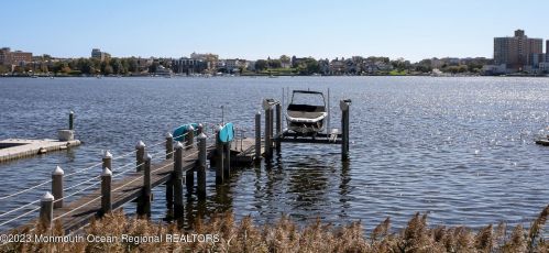 146 Conover Ln, Tinton Falls NJ 07701-6213 exterior