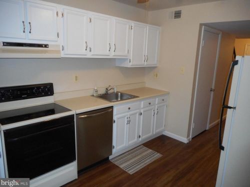 5260 Lonsdale Dr, Springfield VA  22151-1713 exterior