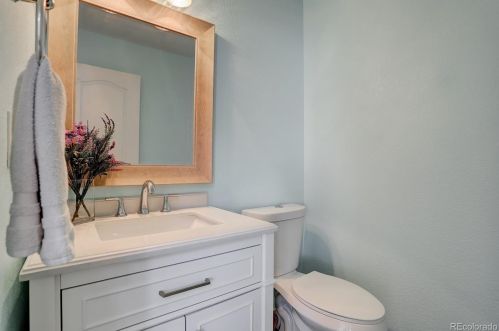 3933 Shawnee Way, Aurora CO  80018-4559 exterior