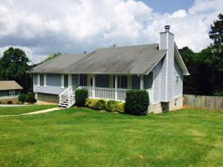 5722 Bent Dr, Harrison, TN 37341-9546