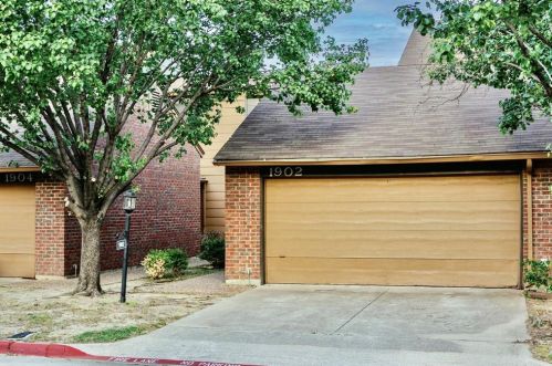 1902 Wilshire Dr, Irving, TX 75061-2911