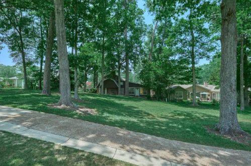 29 Cherry Hill Dr, Conroe TX  77304-1153 exterior