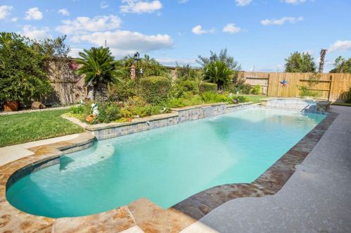 2127 Trinity Mnr Ln, Richmond TX  77469-7255 exterior