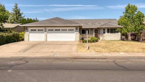 58 Willowood Dr, Valley Home, CA 95361-3348