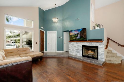 1718 Avenida Sevilla, Oceanside, CA 92056-6204