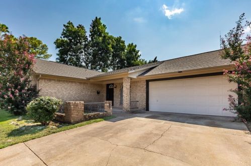 1808 Lake Shore Ct, Fort Worth TX  76103-1512 exterior