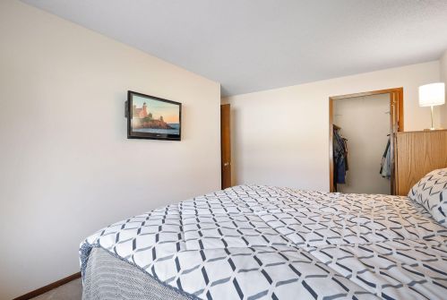 933 Heritage Ct, Saint Paul MN  55127-3661 exterior
