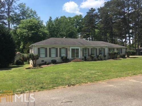 101 Amy Ln, Carrollton, GA 30117-4303