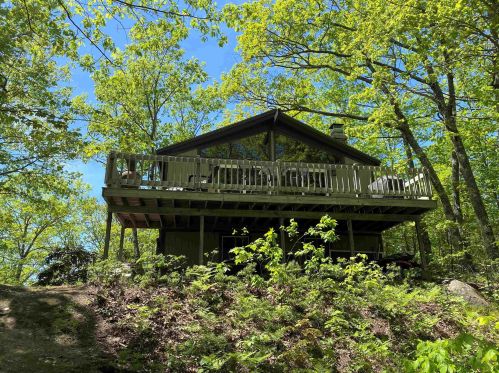 43 Oak Ridge Rd, Madison, NH 03849-5240
