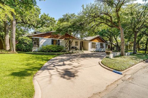 3701 Cresthaven Ter, Fort Worth, TX 76107-1015
