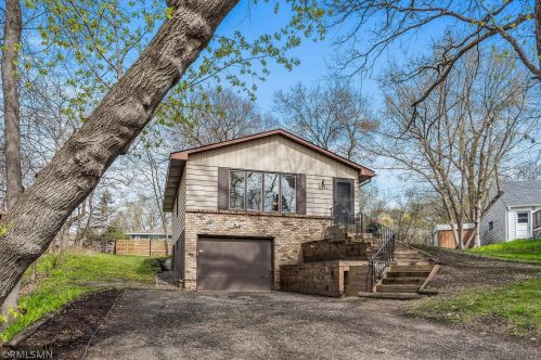 2351 Jonquil Ln, Minneapolis, MN 55441-4158