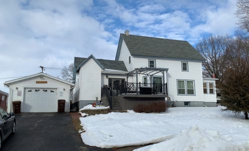 109 Thomas Ave, Stratford, IL 61064-1428