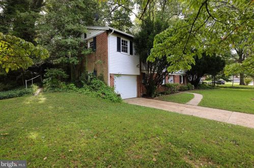 3715 Forest Grove Dr, Annandale, VA 22003-1957