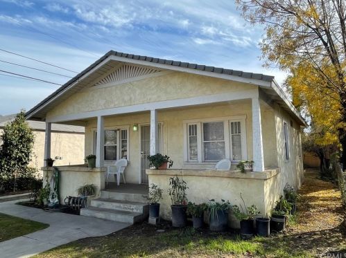 1015 13th St, San Bernardino, CA 92411-2330