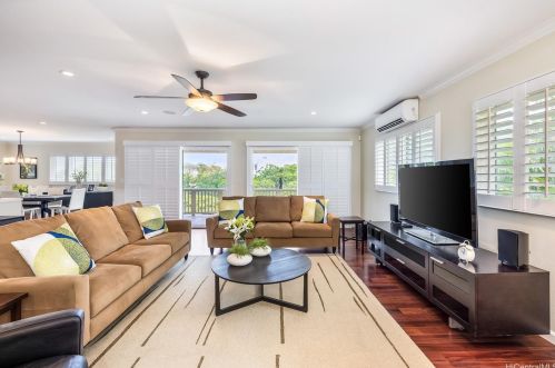 2762 Kalawao St, Honolulu, HI 96822-1500