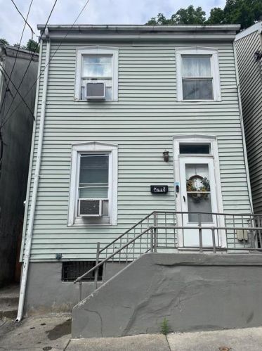 216 Hall St, Allentown, PA 18102-4030