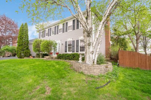 1596 Clemson Dr, Naperville, IL 60565-1675