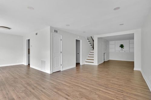 2559 Bradford Sq, Atlanta, GA 30345-1324