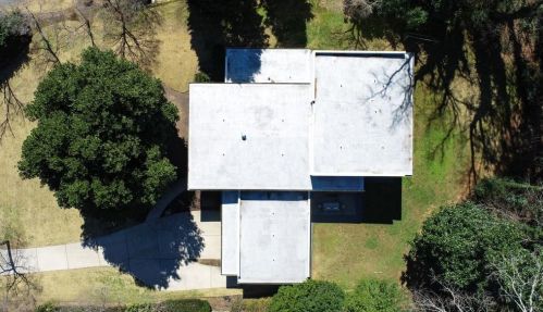 5890 Hilderbrand Dr, Atlanta GA  30328-5149 exterior