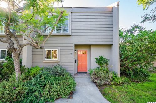49 Village Pkwy, Santa Monica, CA 90405-2852