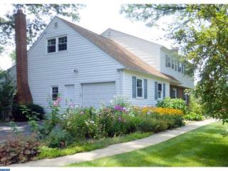 201 Beaumont Dr, Media, PA 19086-6802