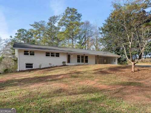 3669 Herschel Rd, Atlanta GA  30337-2306 exterior