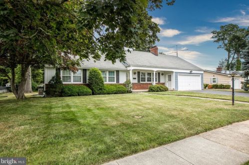 190 Acres Dr, Trenton, NJ 08690-3917