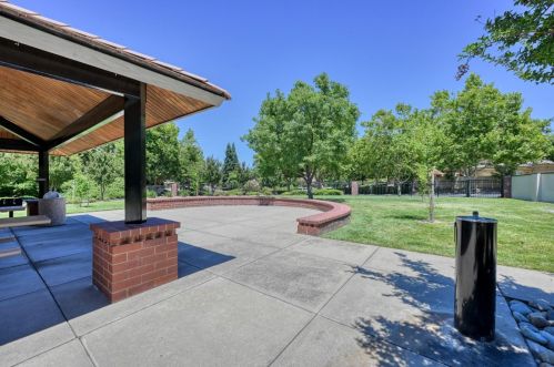 260 Marsalla Dr, Folsom CA  95630-7201 exterior