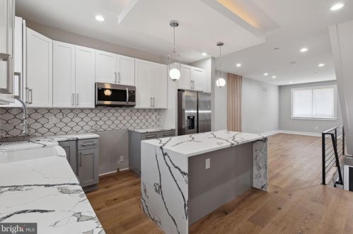 1707 Marshall St, Philadelphia, PA 19122-2923