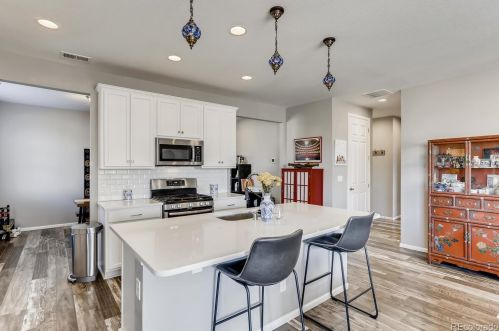 203 Kewaunee Way, Aurora CO 80016-4327 exterior