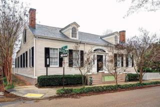 214 Washington St, Natchez, MS 39120-3437