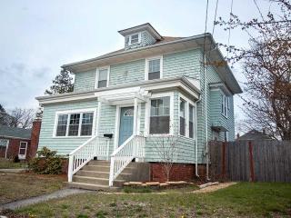 77 Park Ave, Cranston, RI