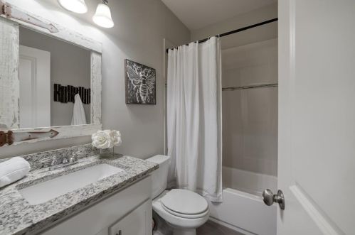 52 Candler Rd, Atlanta GA  30317-3005 exterior