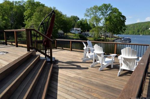 27 Bankside Trl, Sandy Hook CT  06482-1261 exterior