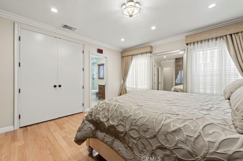 1215 Cordova Ave, Glendale CA  91207-1734 exterior