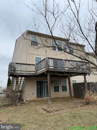 717 Grant Dr, Hanover, PA 17331-2079