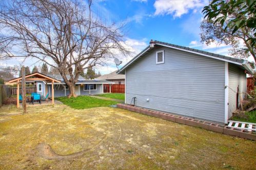 8960 Central Ave, Citrus Heights CA  95662-4102 exterior