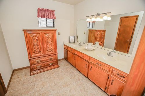 1500 Shanks Rd, Angleton TX 77515-9188 exterior