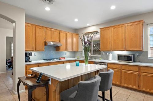 1363 Stanislaus Dr, Chula Vista CA  91913-1403 exterior